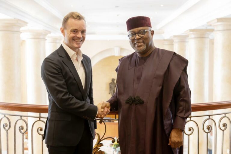 FG Gold and CrossBoundary Energy sign agreement for landmark hybrid renewable energy project at the Baomahun Gold Mine